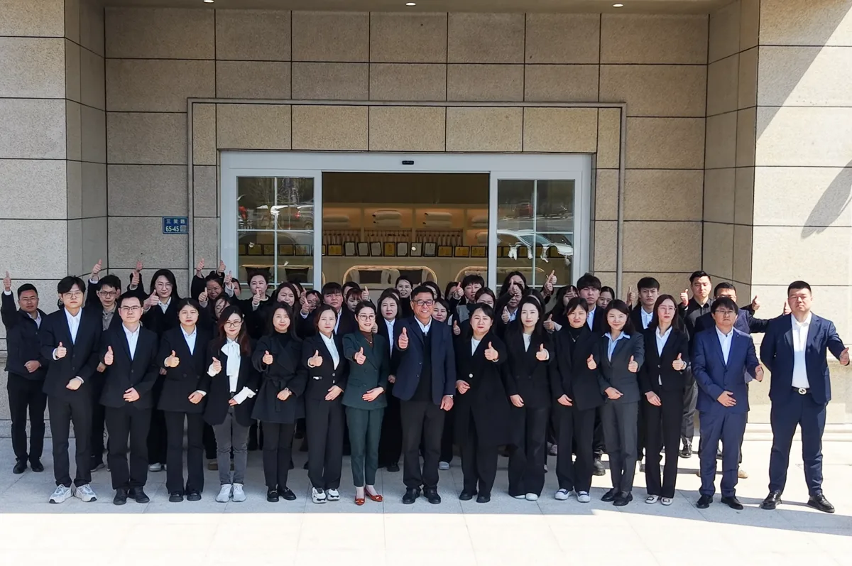 Hotelier skilled production team