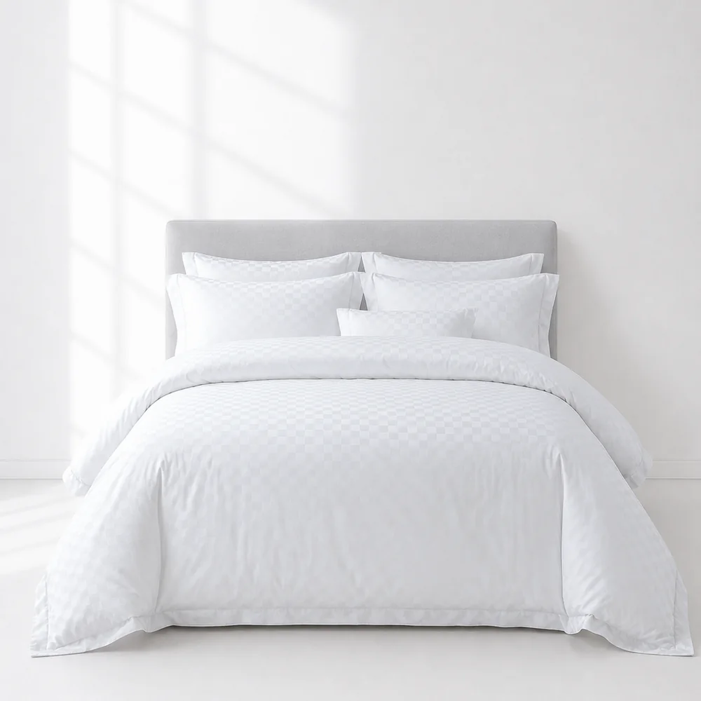 Hotel Bedding Set — Classic Plaid