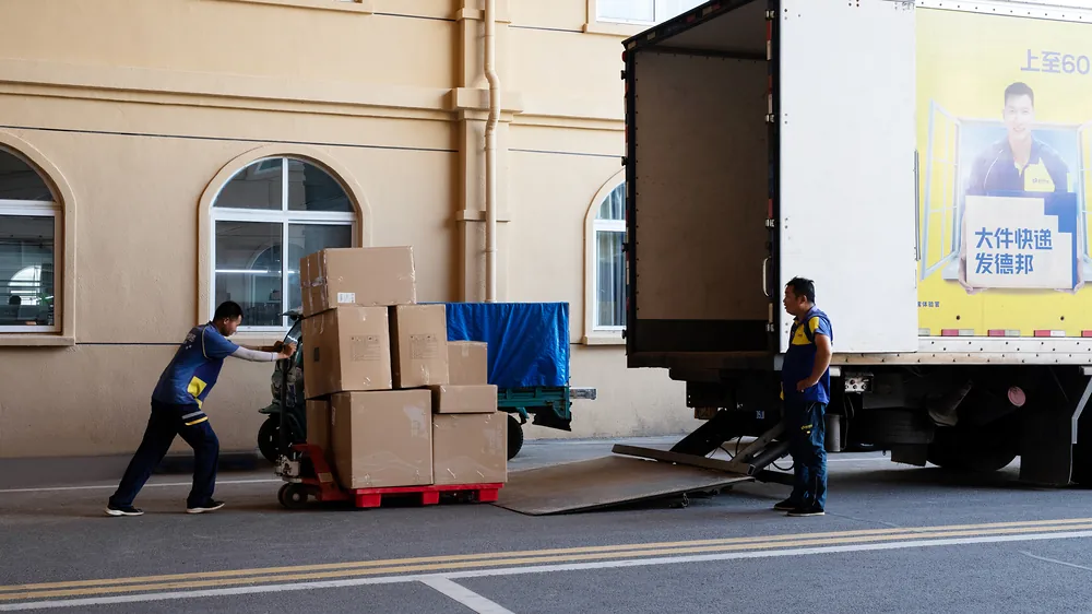 Final hotel linen delivery